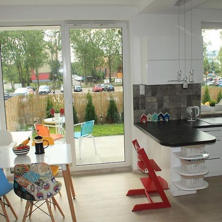 Sunny Sleeps 4 By The Beach With Garden Patio - Gdansk Przymorze Apartment Exterior foto