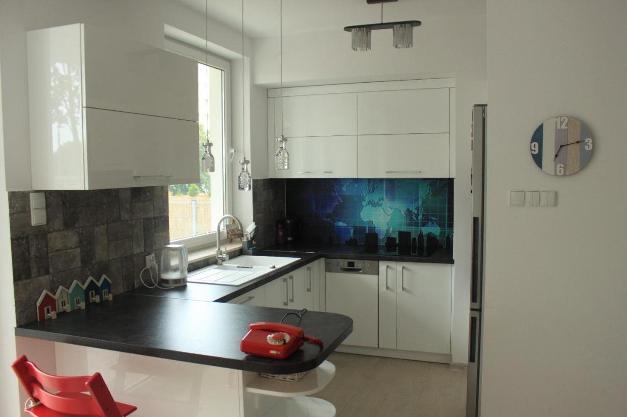 Sunny Sleeps 4 By The Beach With Garden Patio - Gdansk Przymorze Apartment Exterior foto