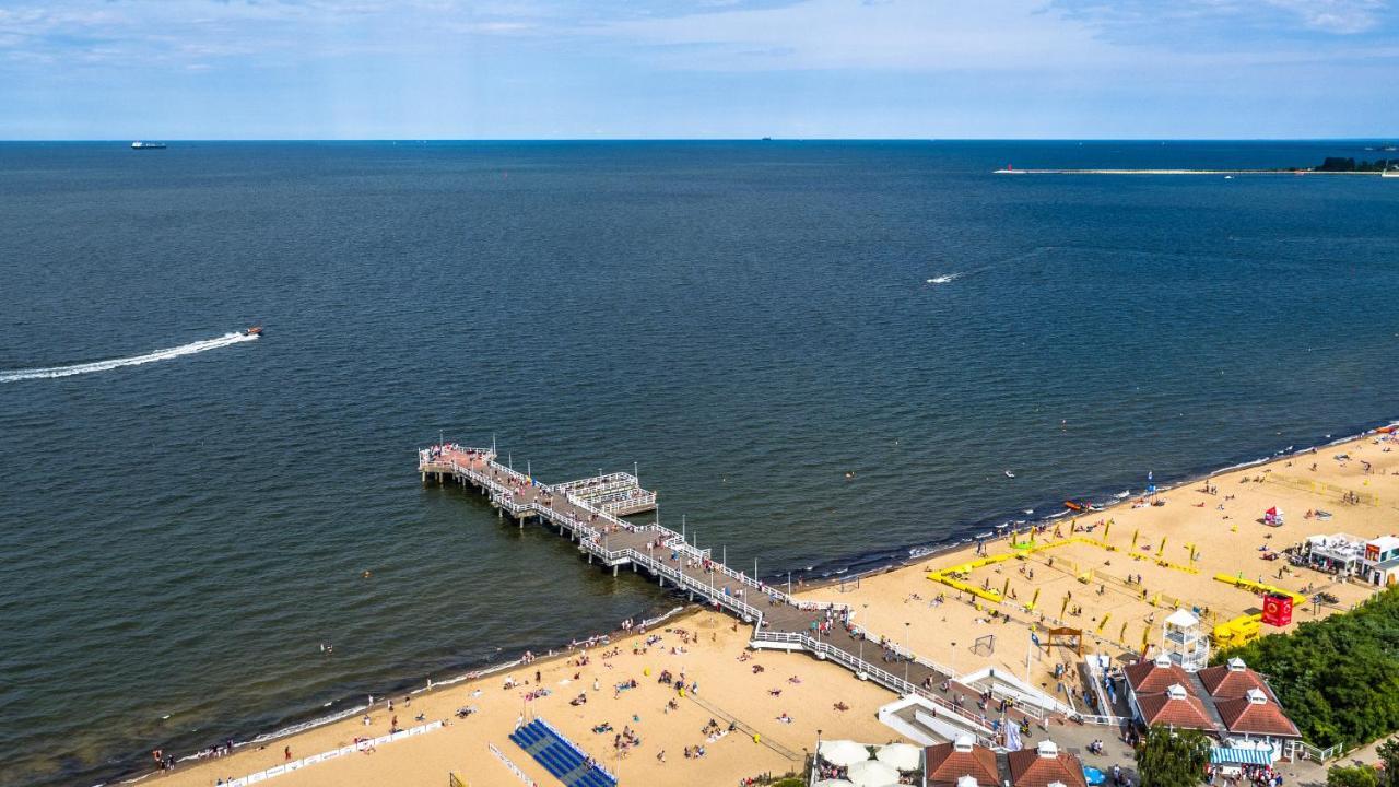 Sunny Sleeps 4 By The Beach With Garden Patio - Gdansk Przymorze Apartment Exterior foto
