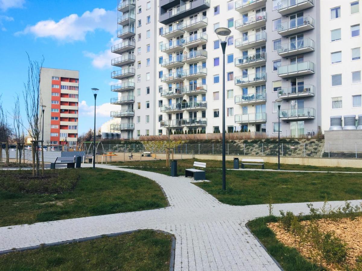 Sunny Sleeps 4 By The Beach With Garden Patio - Gdansk Przymorze Apartment Exterior foto