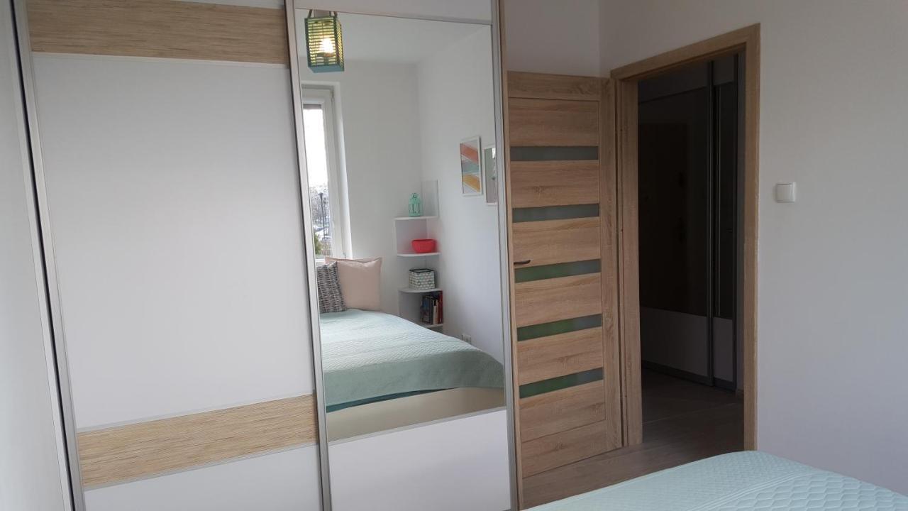 Sunny Sleeps 4 By The Beach With Garden Patio - Gdansk Przymorze Apartment Exterior foto