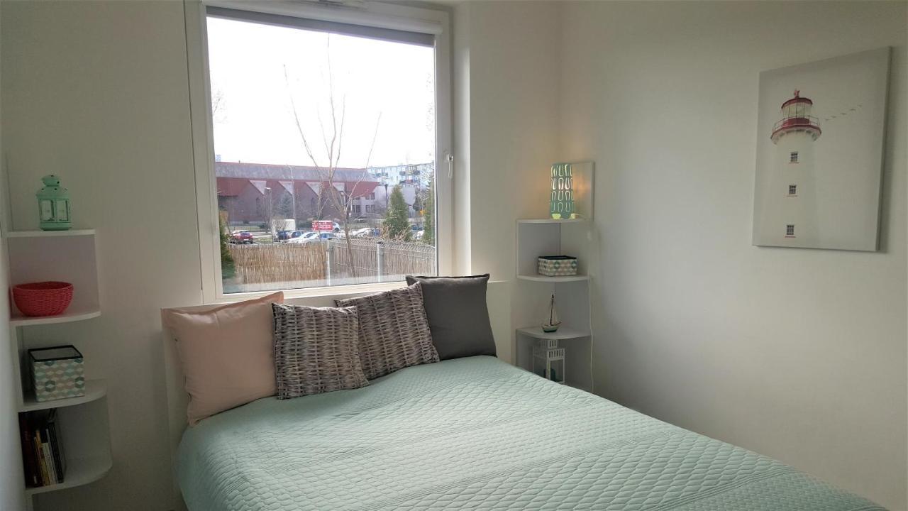 Sunny Sleeps 4 By The Beach With Garden Patio - Gdansk Przymorze Apartment Exterior foto